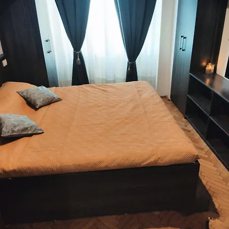 Апартаменти Christie's *